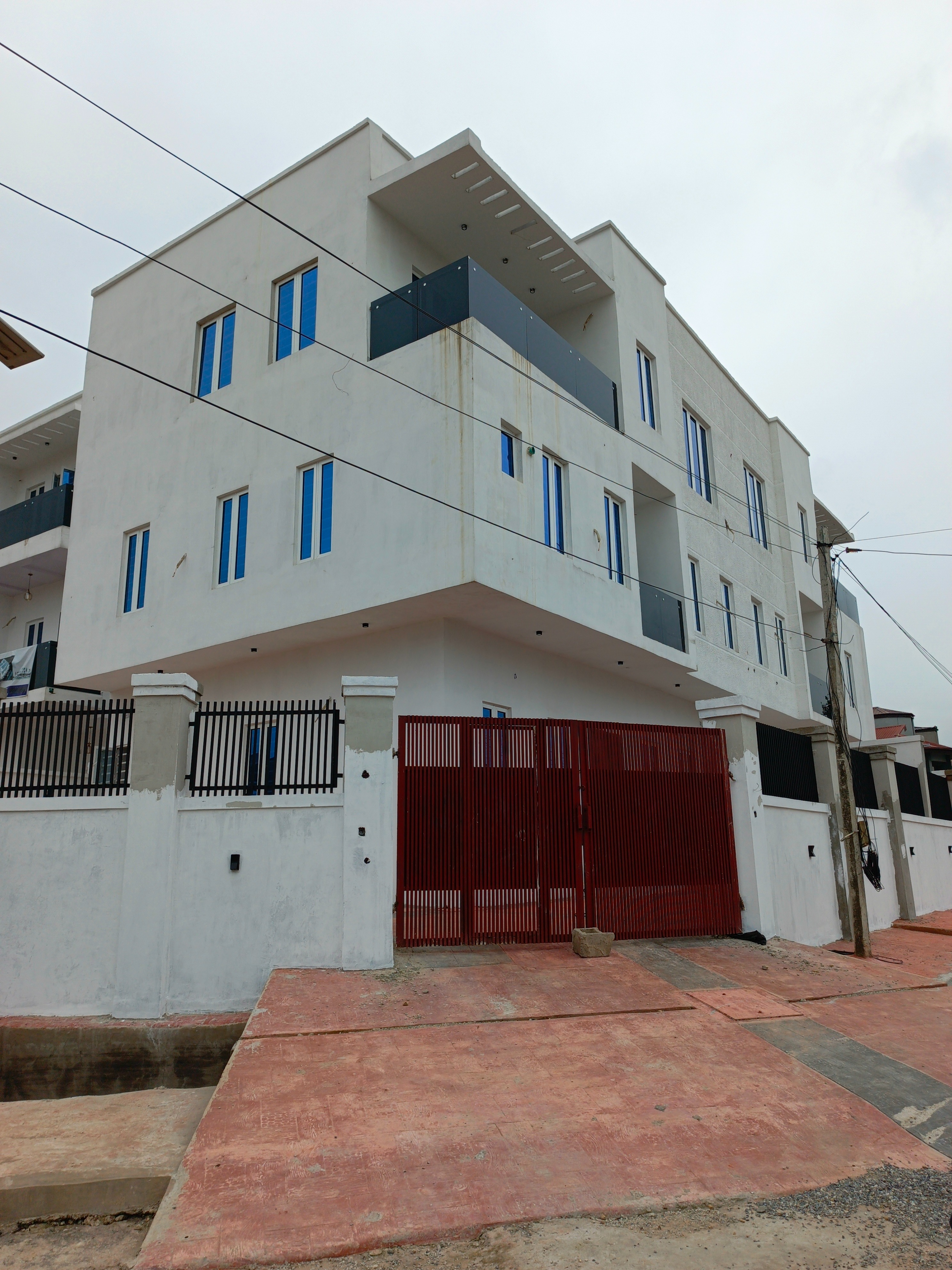 Tastefully Built Semi Detached Duplex (With BQ)